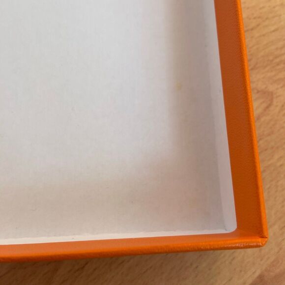 Hermes Gift Box - orange small gift box {empty} (14.5" x 7.25" x 1.15") [A] - Picture 8 of 9